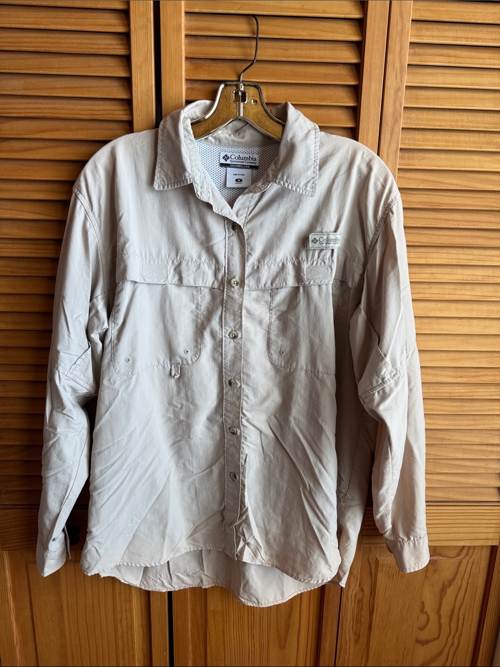 Columbia Lightweight Women’s Long-Sleeve Beige Shirt